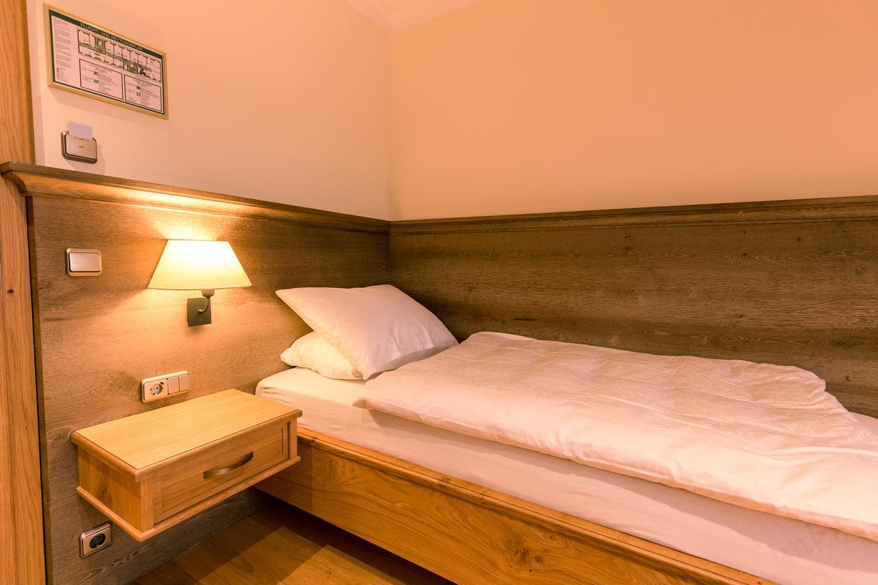 Hotel & Gaststaette Zum Erdinger Weissbraeu München Ngoại thất bức ảnh